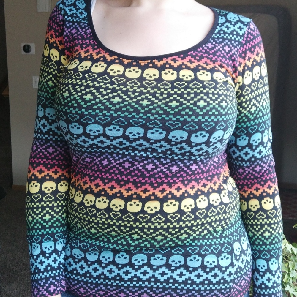 No Boundaries rainbow skull shirt, XL